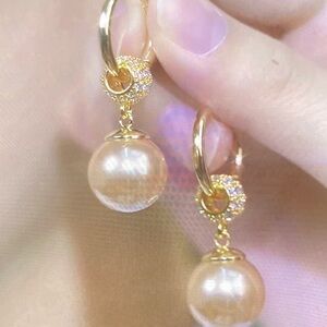 Elegant Gold and Pearl Drop Earrings